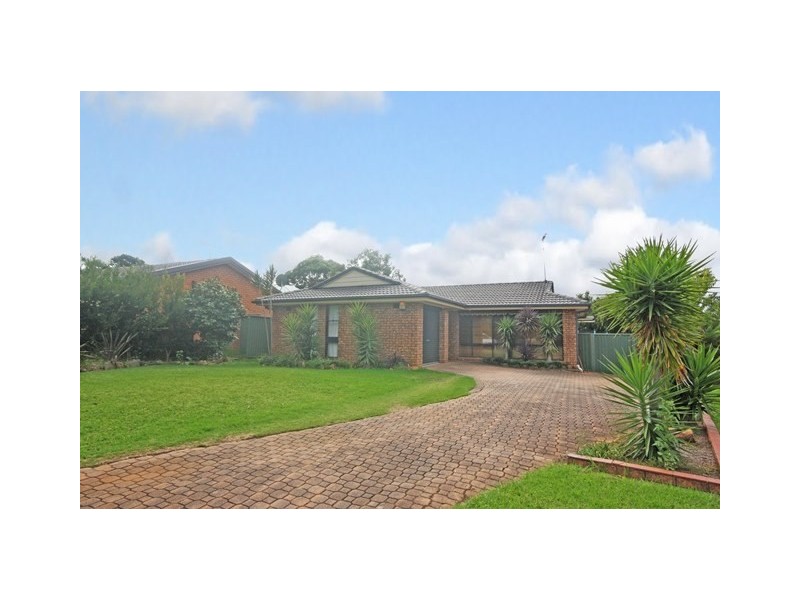9 Dundee Place, St Andrews NSW 2566