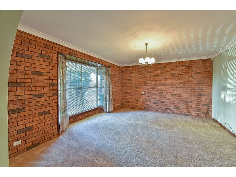 11 Warriewood Road, Woodbine NSW 2560