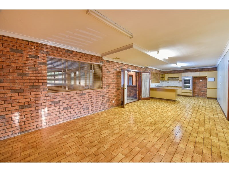 11 Warriewood Road, Woodbine NSW 2560