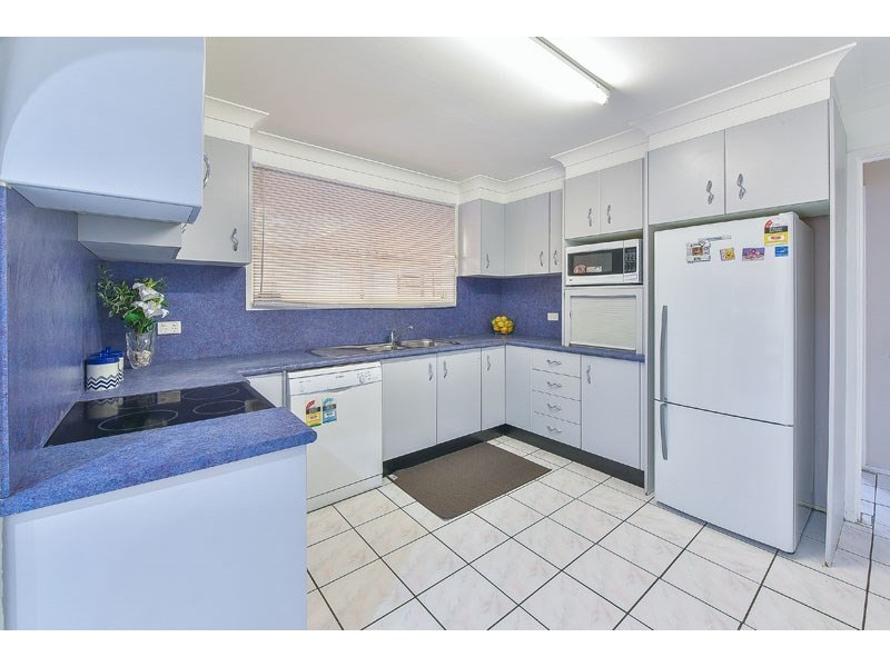 73 St Helens Park Drive, St Helens Park NSW 2560