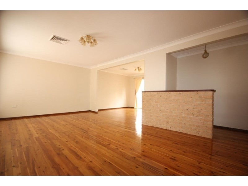 9 Warriewood Road, Woodbine NSW 2560