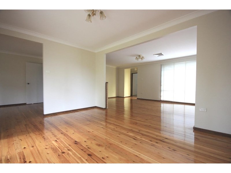 9 Warriewood Road, Woodbine NSW 2560