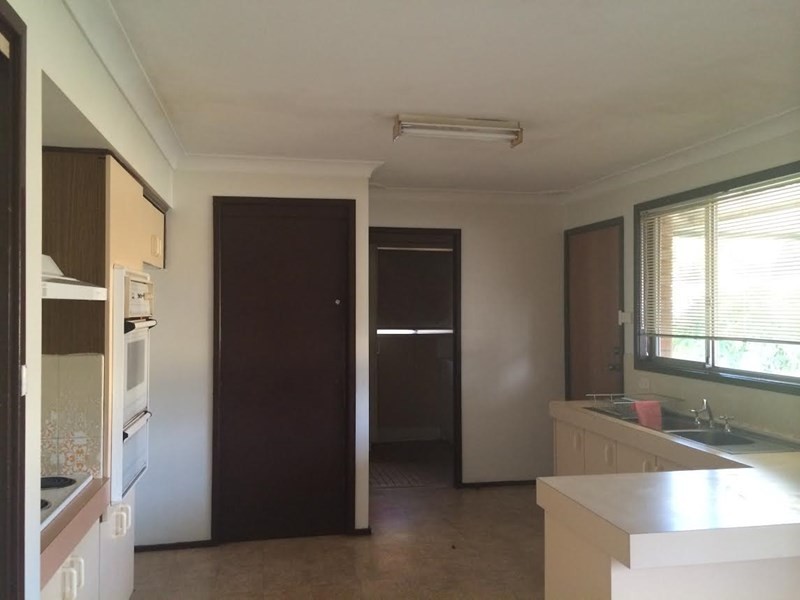 4 Wandoo Place, Bradbury NSW 2560