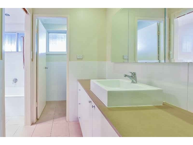 29 Fenton Crescent, Minto NSW 2566