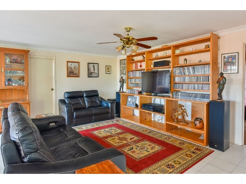 3 Clovelly Place, Woodbine NSW 2560