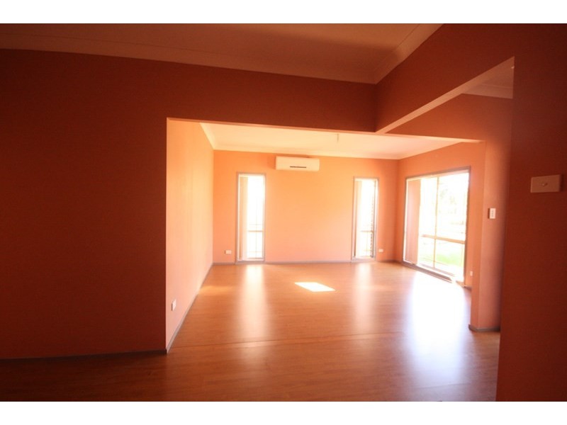 310 Longhurst Road, Minto NSW 2566