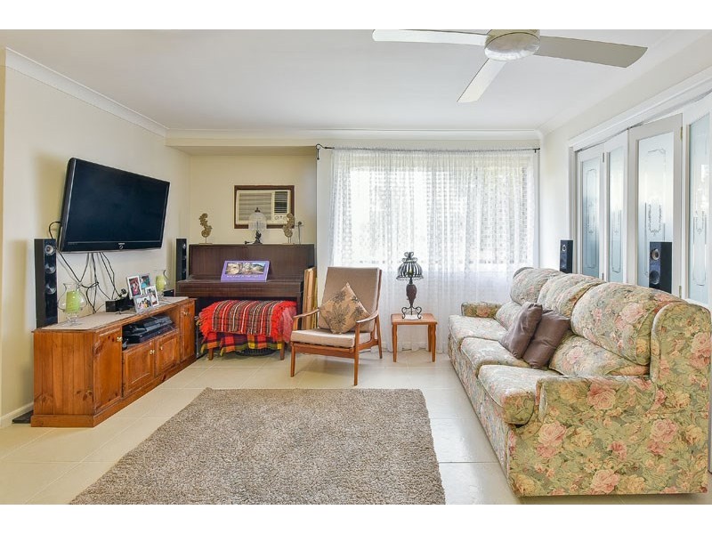 5 Glenbrook Place, The Oaks NSW 2570