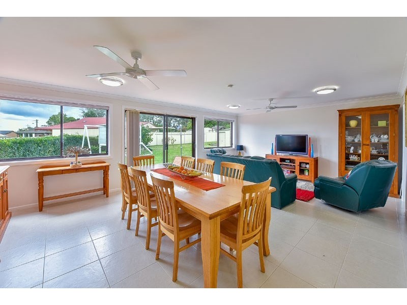 5 Glenbrook Place, The Oaks NSW 2570