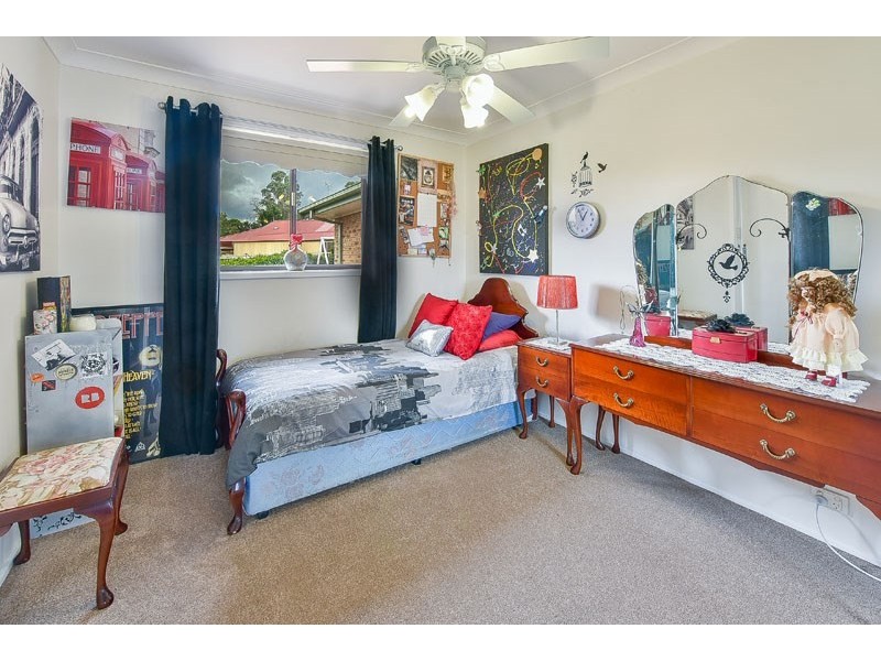 5 Glenbrook Place, The Oaks NSW 2570