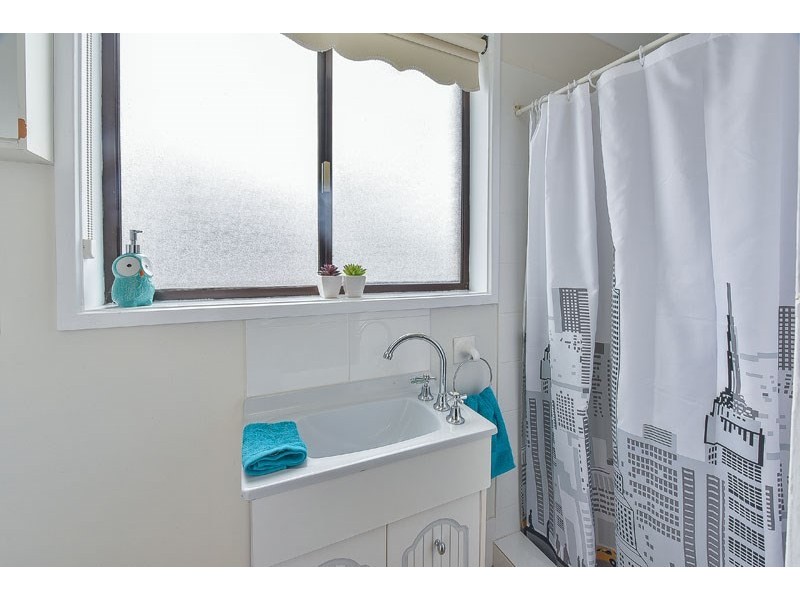 5 Glenbrook Place, The Oaks NSW 2570