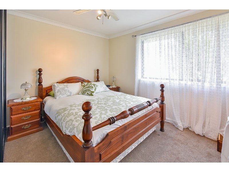 5 Glenbrook Place, The Oaks NSW 2570