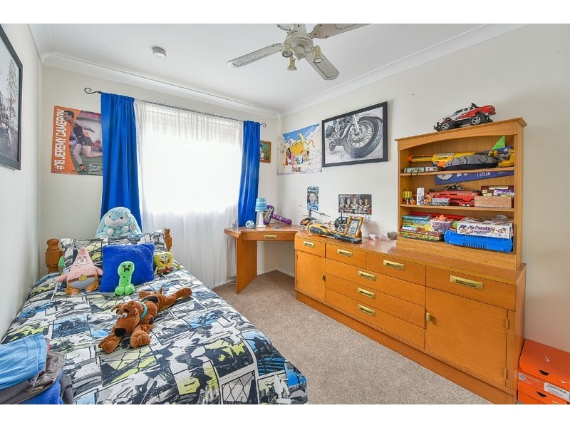 5 Glenbrook Place, The Oaks NSW 2570