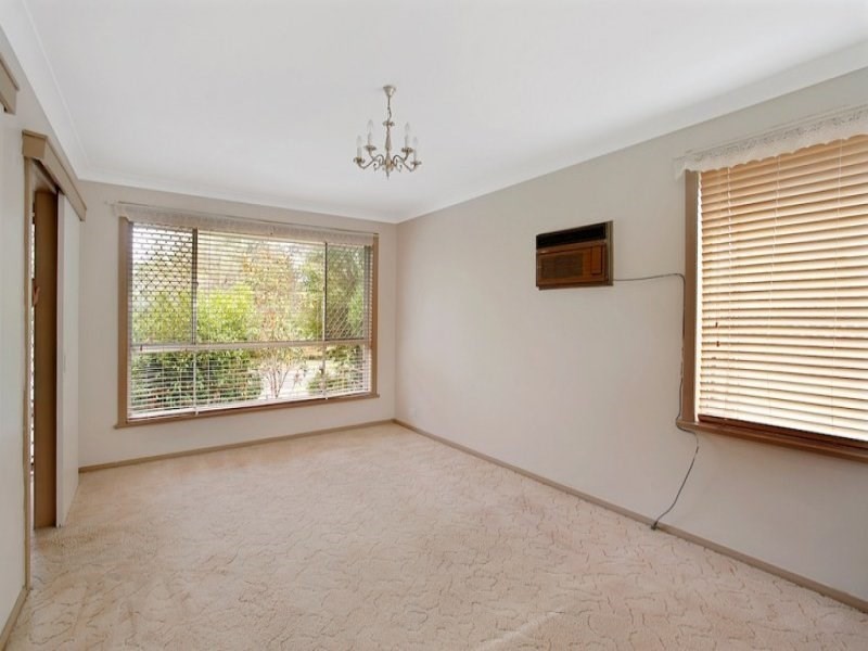 40 Raymond Avenue, Campbelltown NSW 2560
