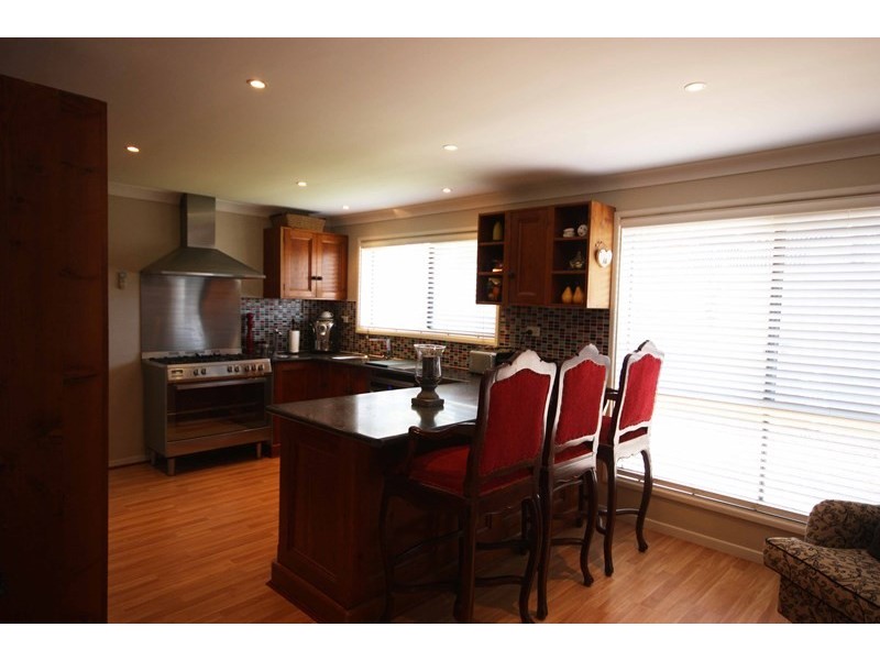 12 Alabaster Place, Eagle Vale NSW 2558