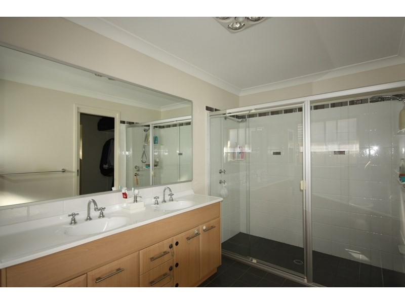 9 Maclean Lane, Camden Park NSW 2570