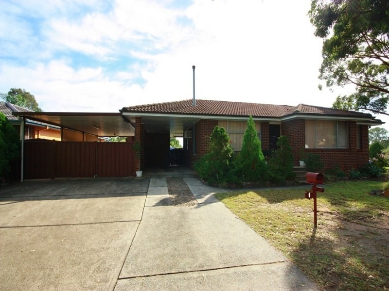 1 Faithful Street, Elderslie NSW 2570