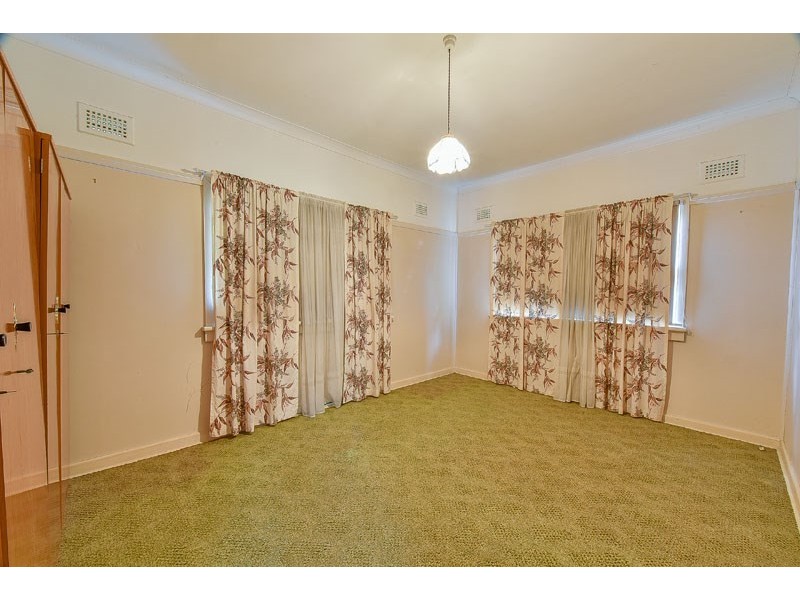 15 Genty Street, Campbelltown NSW 2560