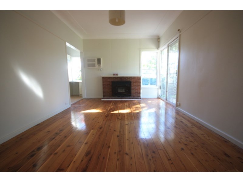 39 Hoddle Avenue, Campbelltown NSW 2560