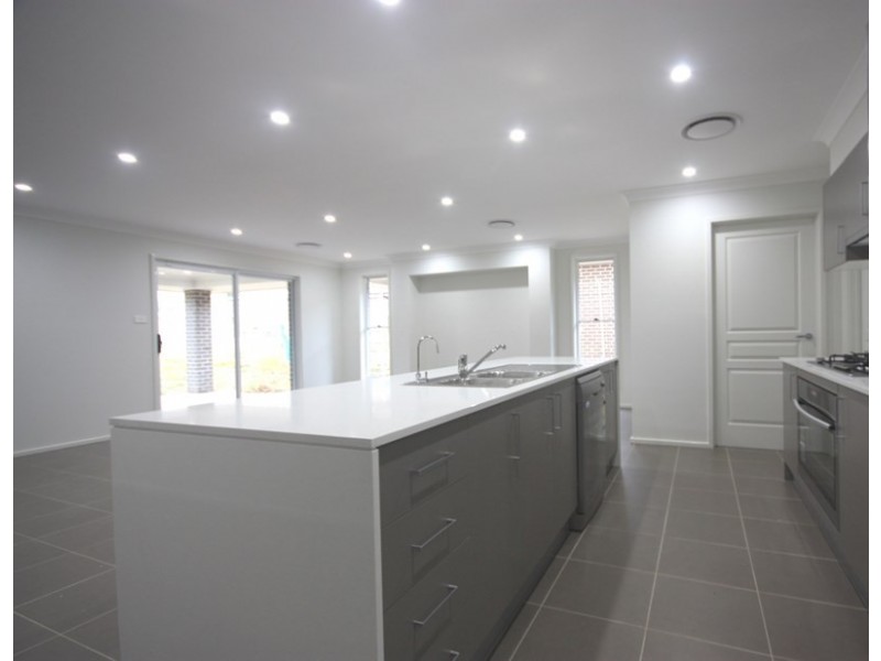 9 Finlay Street, Oran Park NSW 2570