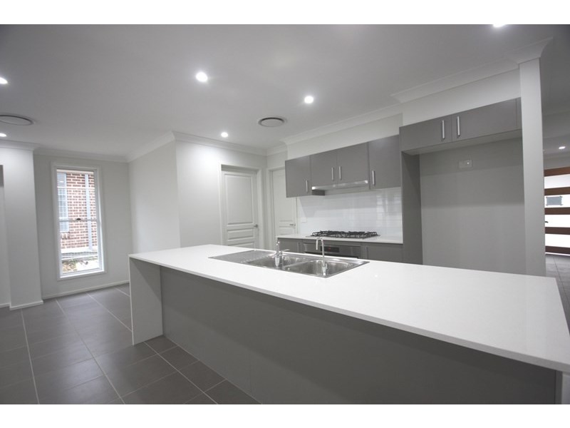 9 Finlay Street, Oran Park NSW 2570