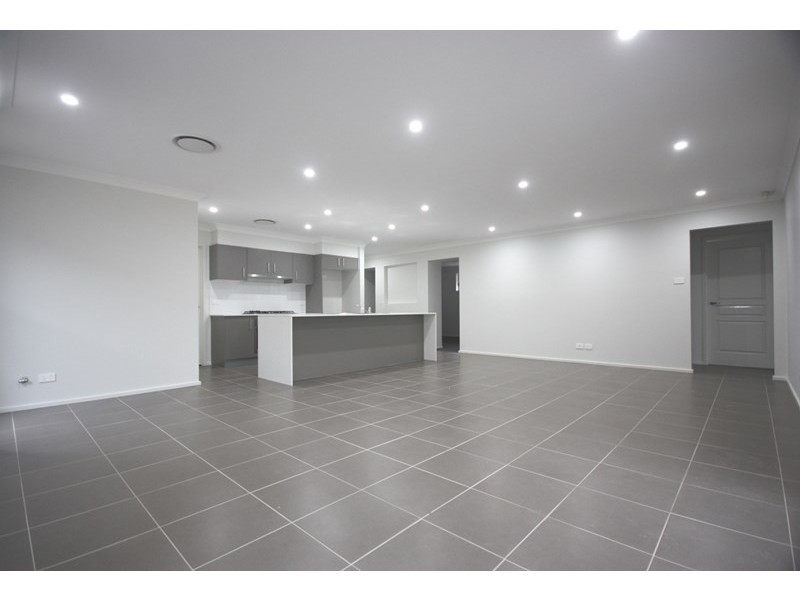 9 Finlay Street, Oran Park NSW 2570