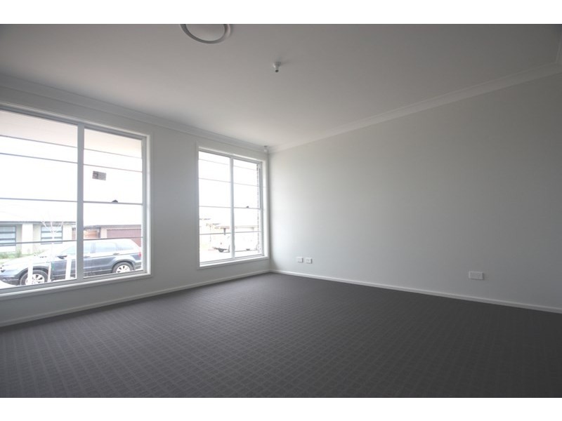 9 Finlay Street, Oran Park NSW 2570