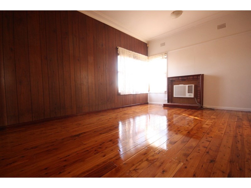 90 Hoddle Avenue, Campbelltown NSW 2560