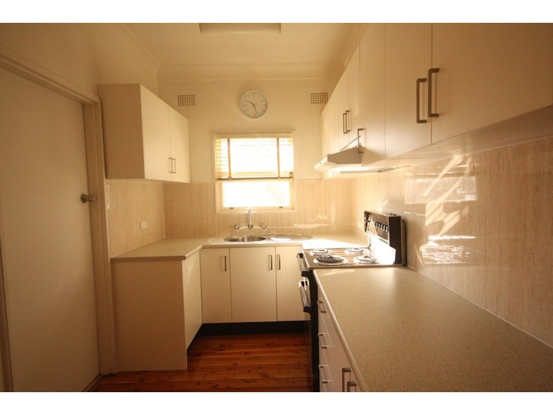 90 Hoddle Avenue, Campbelltown NSW 2560