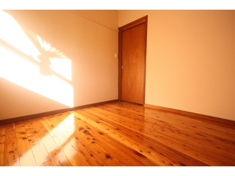 90 Hoddle Avenue, Campbelltown NSW 2560