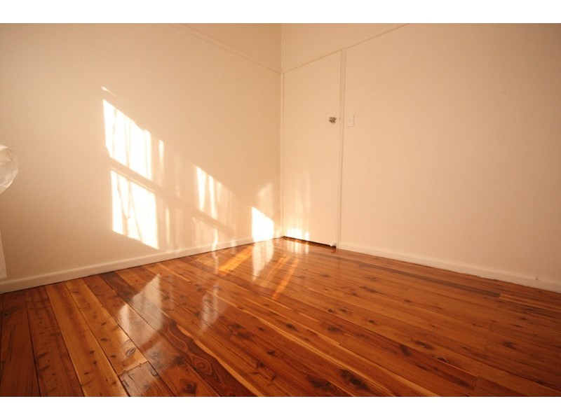 90 Hoddle Avenue, Campbelltown NSW 2560