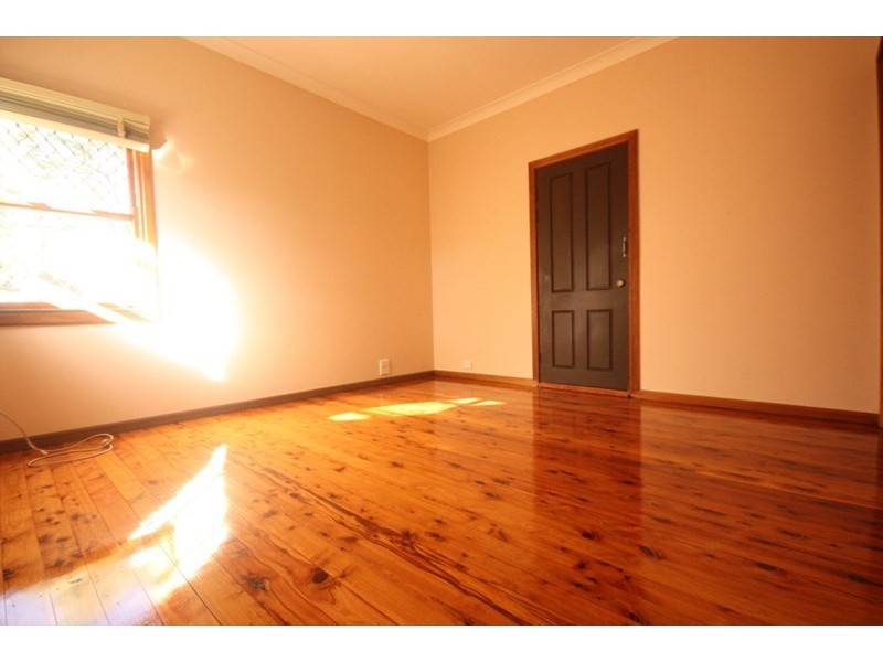 90 Hoddle Avenue, Campbelltown NSW 2560