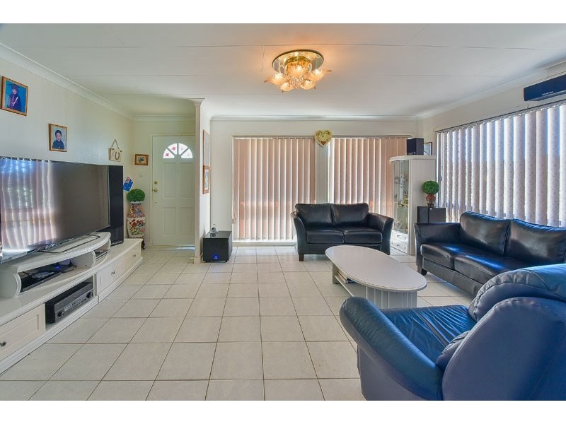 19 Desmond Street, Ingleburn NSW 2565