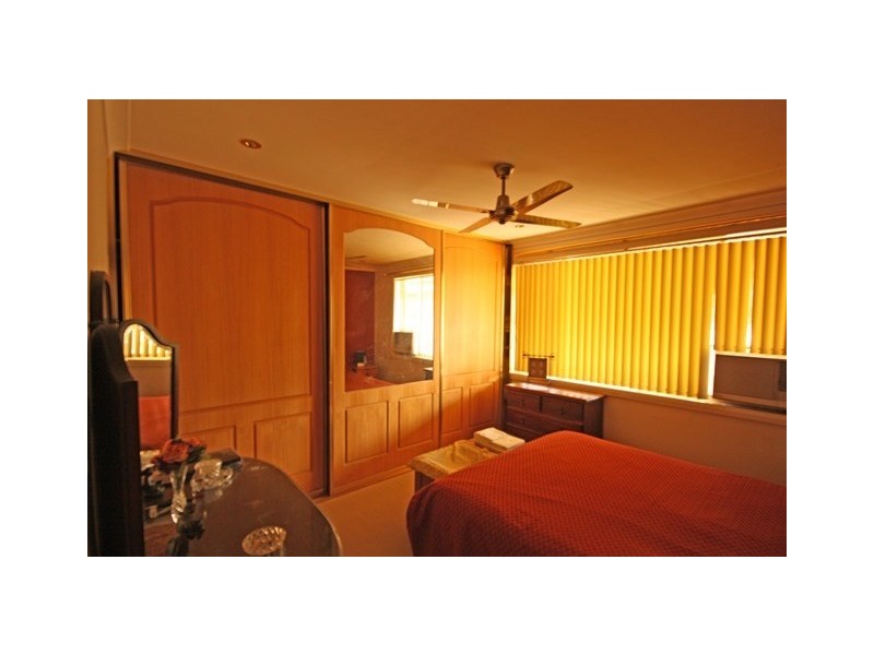 15 Athel Tree Crescent, Bradbury NSW 2560