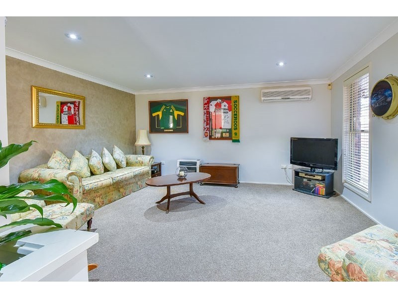 6 Swiveller Close, Ambarvale NSW 2560