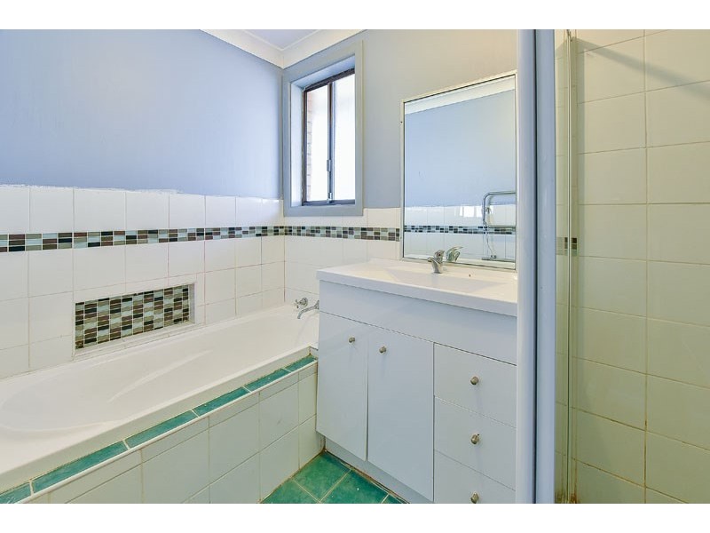 46 Anthony Drive, Rosemeadow NSW 2560