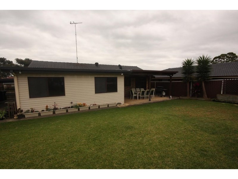 17 Stromferry Crescent, St Andrews NSW 2566