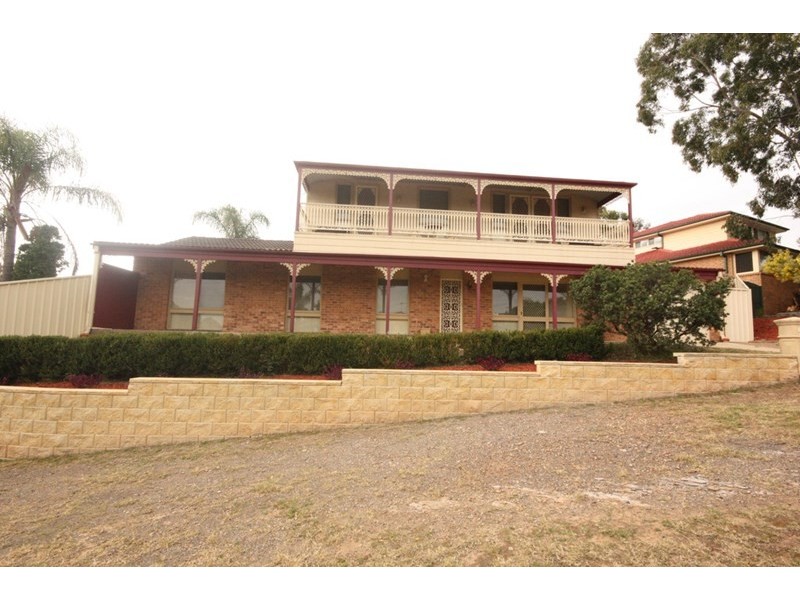 6 Manooka Crescent, Bradbury NSW 2560