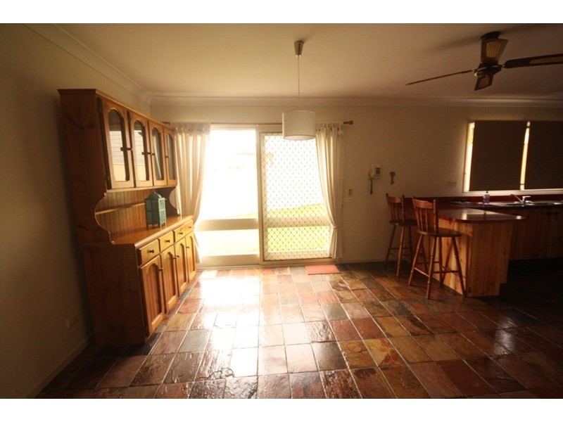 6 Manooka Crescent, Bradbury NSW 2560