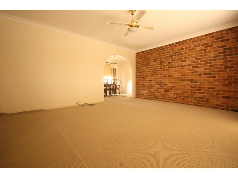 6 Manooka Crescent, Bradbury NSW 2560