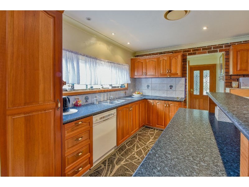 8 Seddon Place, Campbelltown NSW 2560