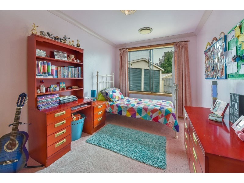 8 Seddon Place, Campbelltown NSW 2560