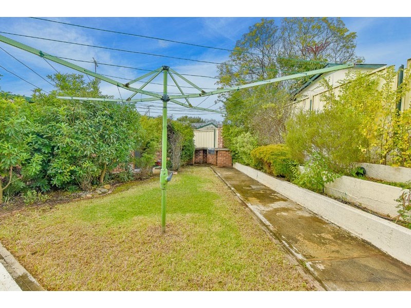 8 Seddon Place, Campbelltown NSW 2560
