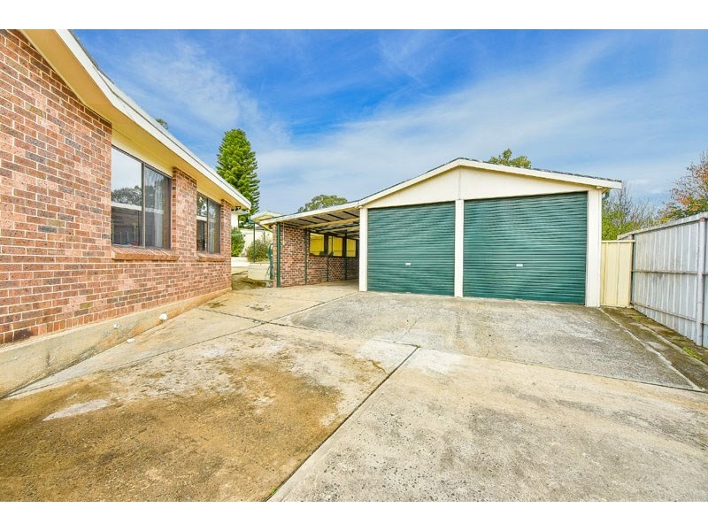 8 Seddon Place, Campbelltown NSW 2560