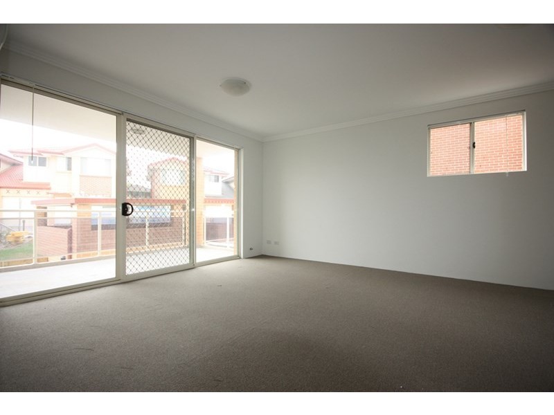 38/221A Waterworth Drive, Mount Annan NSW 2567