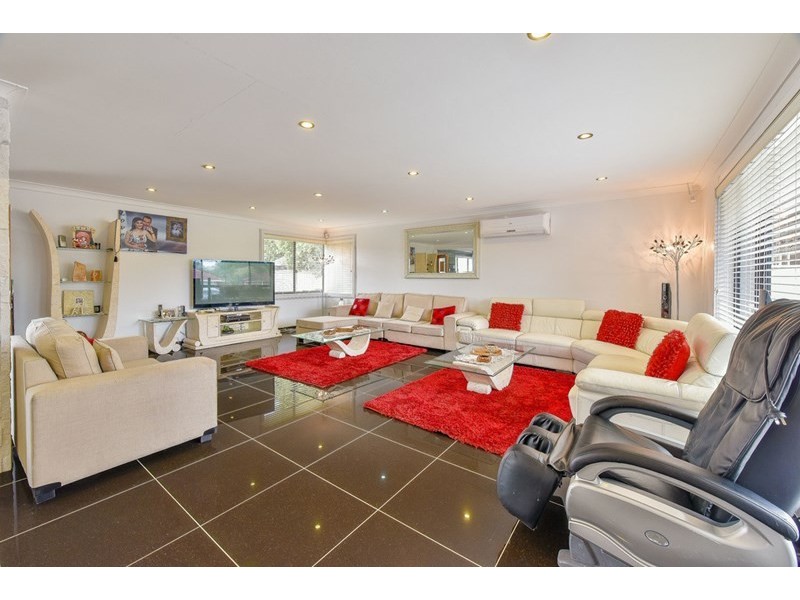 51 Campbellfield Avenue, Bradbury NSW 2560