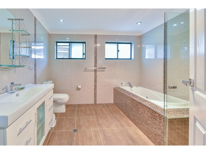 51 Campbellfield Avenue, Bradbury NSW 2560