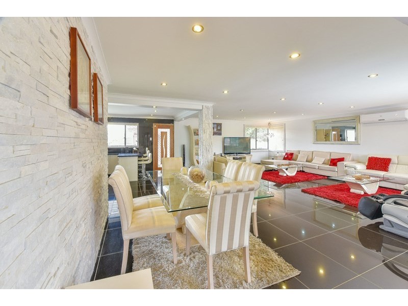 51 Campbellfield Avenue, Bradbury NSW 2560