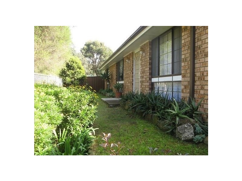 25 Woodlark Place, Glenfield NSW 2167