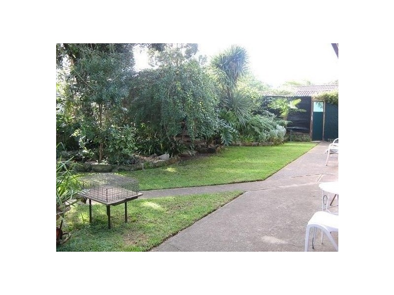 25 Woodlark Place, Glenfield NSW 2167