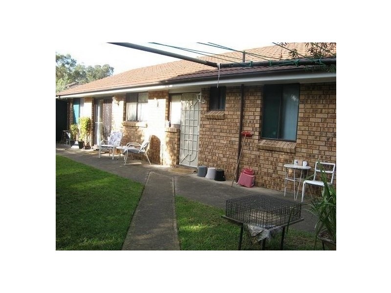 25 Woodlark Place, Glenfield NSW 2167